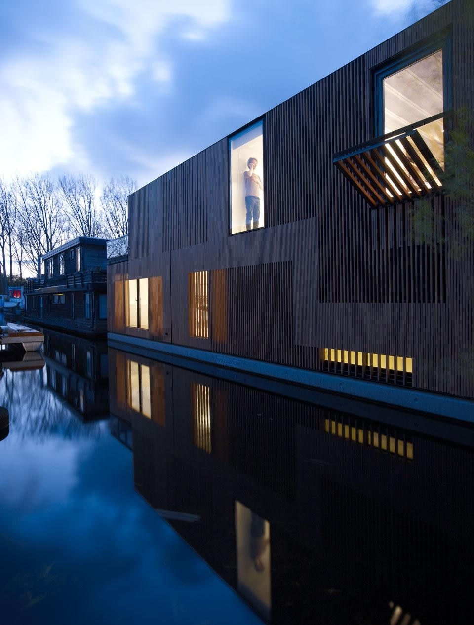 Framework Architecten and Studio Prototype, Watervilla, Amsterdam 2012