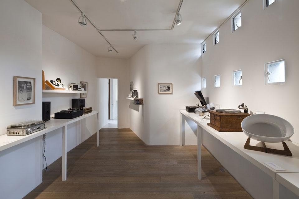 Interior view of small gallery, Archivo Diseño y Arquitectura, Mexico City