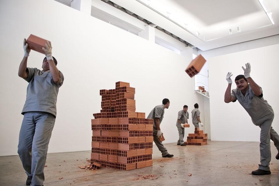Héctor Zamora, <em>Inconstância Material</em>, installation view at Galeria Luciana Brito. Exhibition in the context of the 30th São Paulo Biennial, 2012. <br />Photo by Gabriel Inamine