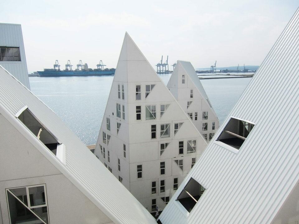 JDS/Julien de Smedt Architects, CEBRA, Louis Paillard,  SeARCH, <em>Iceberg</em>, housing complex in Aarhus, Denmark, 2012. Photo by Julien de Smedt