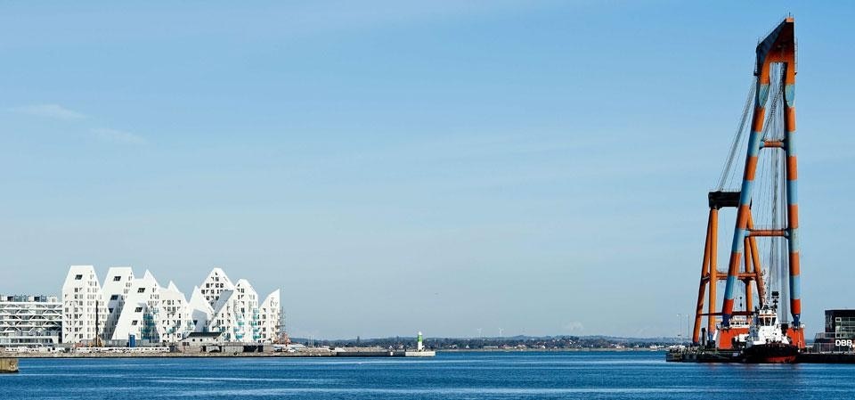 JDS/Julien de Smedt Architects, CEBRA, Louis Paillard,  SeARCH, <em>Iceberg</em>, housing complex in Aarhus, Denmark, 2012. Photo by Mikkel Frost