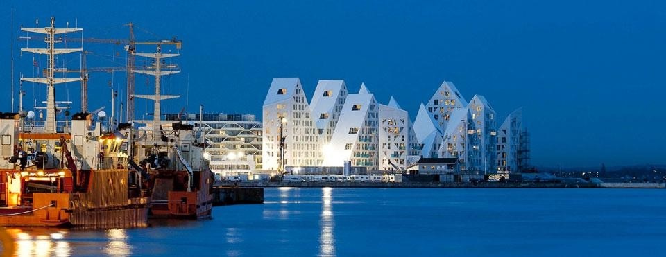JDS/Julien de Smedt Architects, CEBRA, Louis Paillard,  SeARCH, <em>Iceberg</em>, housing complex in Aarhus, Denmark, 2012. Photos by Mikkel Frost