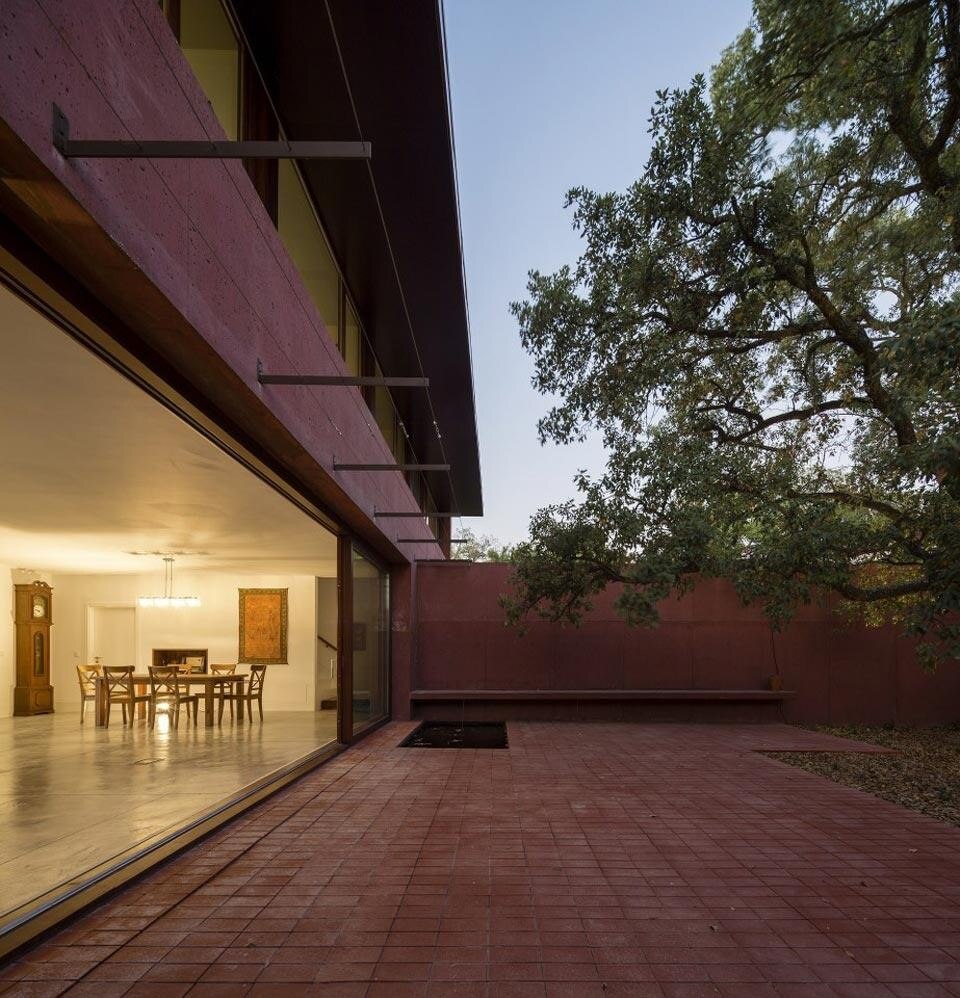 Miguel Marcelino, <em>Three Courtyards House</em>, Santo Estêvão, Benavente, Portugal 2012