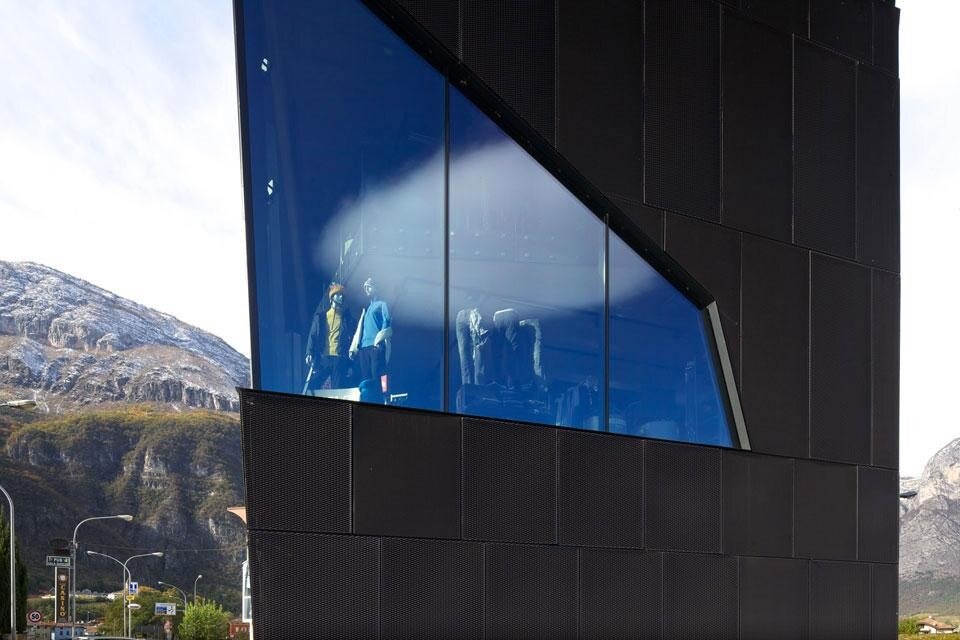 Weber + Winterle, Nardelli Sport, Mezzolombardo (Trento), Italy 2012
