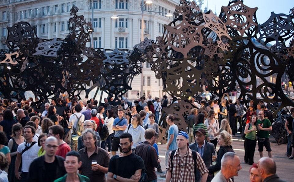 <em>The Morning Line</em>, installation view at Schwarzenbergplatz, Vienna. Photo courtesy of Thyssen-Bornemisza Art Contemporary