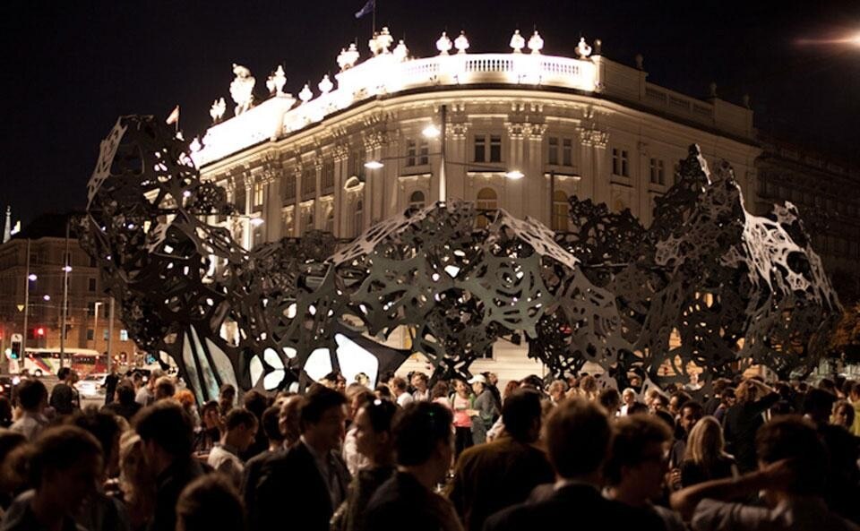 <em>The Morning Line</em>, installation view at Schwarzenbergplatz, Vienna. Photo courtesy of Thyssen-Bornemisza Art Contemporary