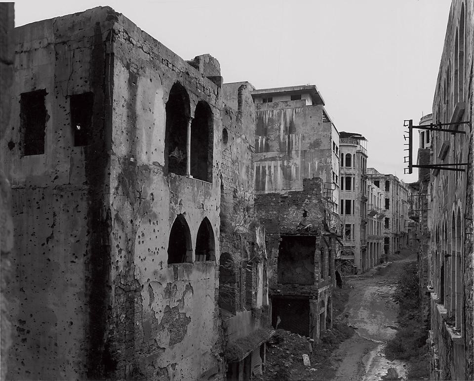 The ruins of Beirut's Rue Abdel Malek, photographed by Basilico during his 2003 trip. From the pages of Domus 862 / September 2003