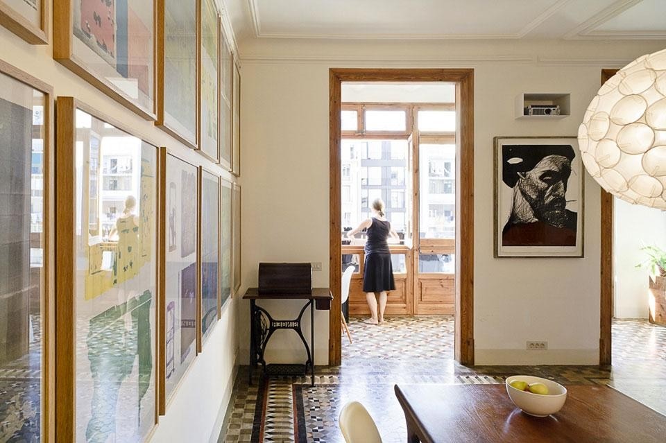 Anna & Eugeni Bach arquitectes, apartment refurbishment in Consell de Cent, Barcelona 