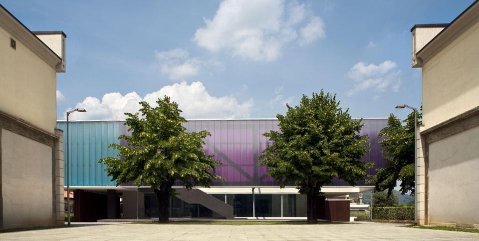 Top and above: DAP studio + Paola Giaconia, Roberto Gritti cultural centre, Ranica, Bergamo, Italy 2010

