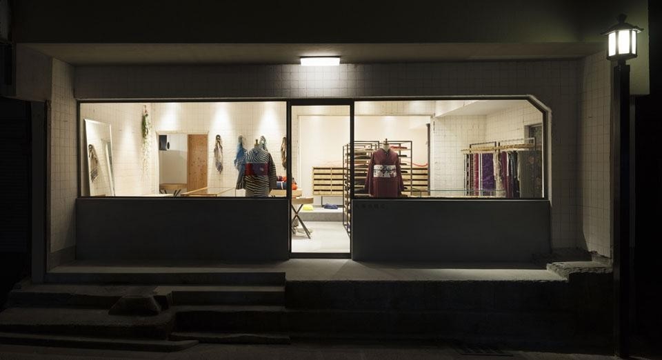 Top and above: Yusuke Seki, Otsuka Gofukuten kimono store, Kyoto, Japan 2013