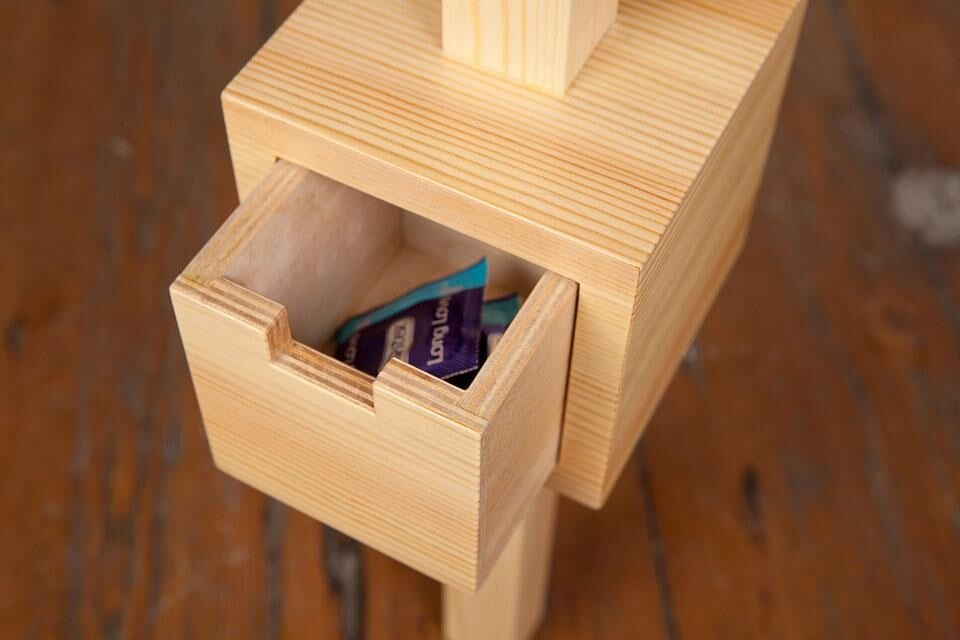 Yaroslav Misonzhnikov, <em>Zevaka</em> desk Yaroslav Misonzhnikov, <em>Zevaka</em> desk
