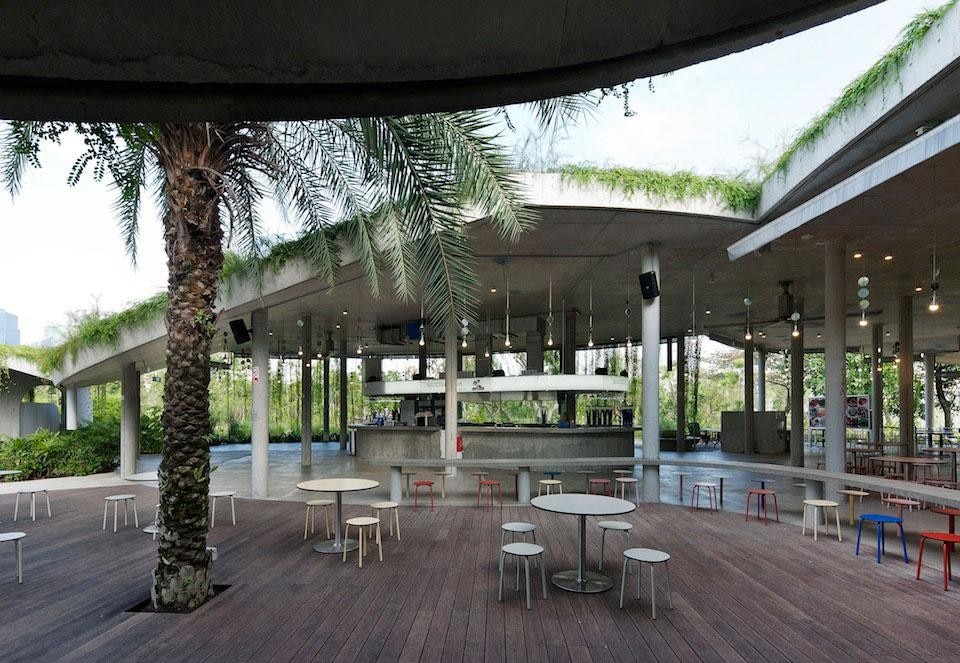 Kok-Meng Tan, Satoko Saeki di KUU and Ling Hao of Linghao Architects, Food-court Satay by the Bay, Singapore 2012