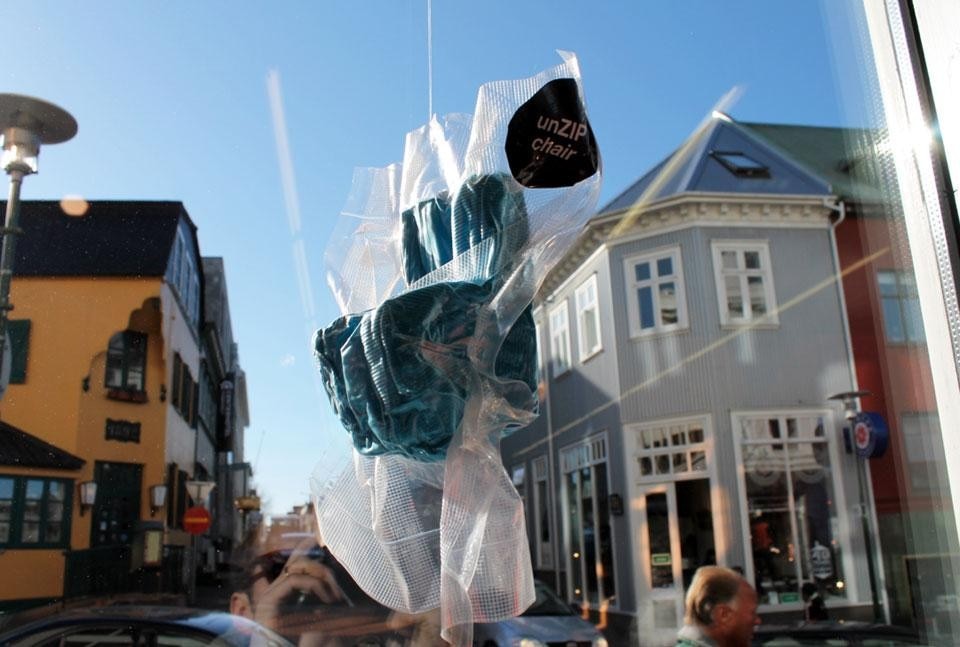 HAF by Hafsteinn Juliusson, Rui Pereira e Ryosuke Fukusada, <em>unZIP</em> chair cover, 2013