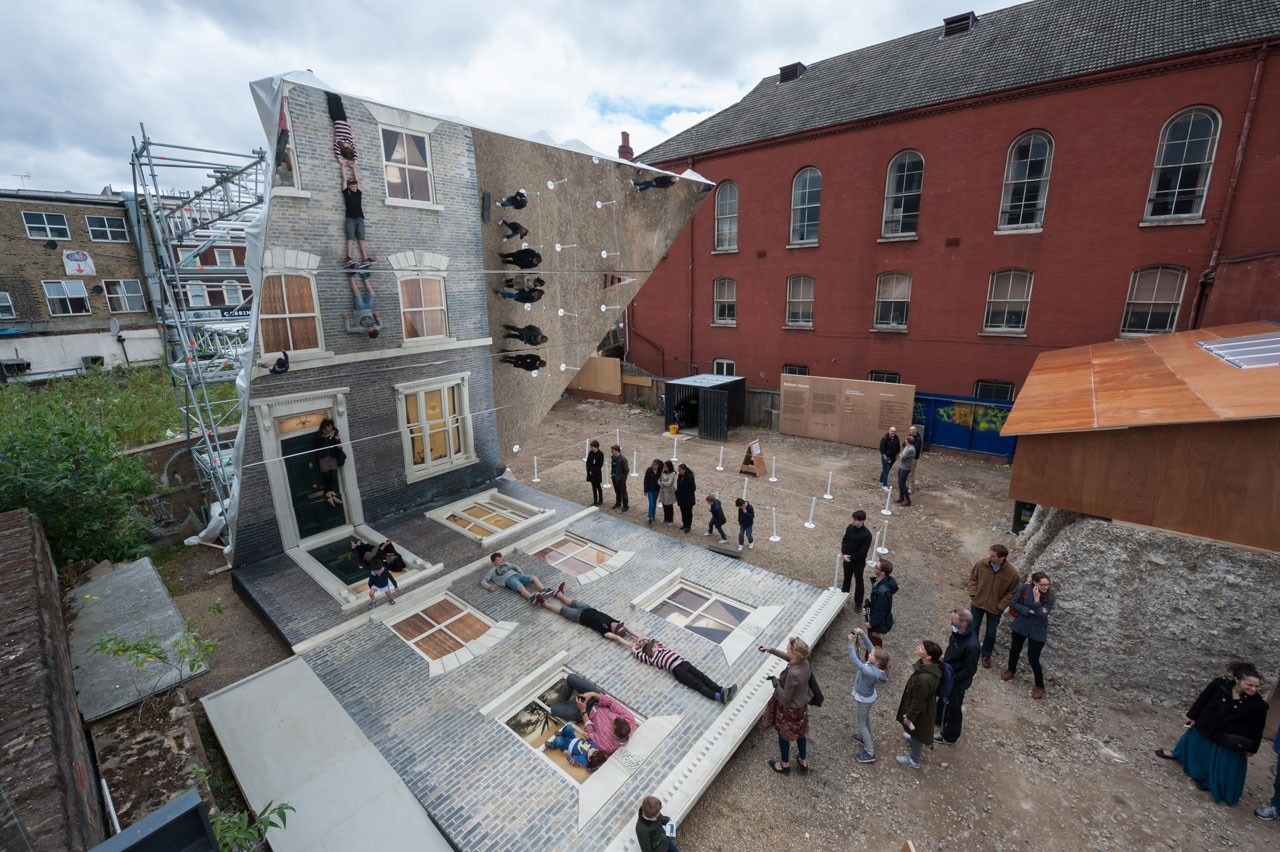 Leandro Erlich, Dalston House 2013