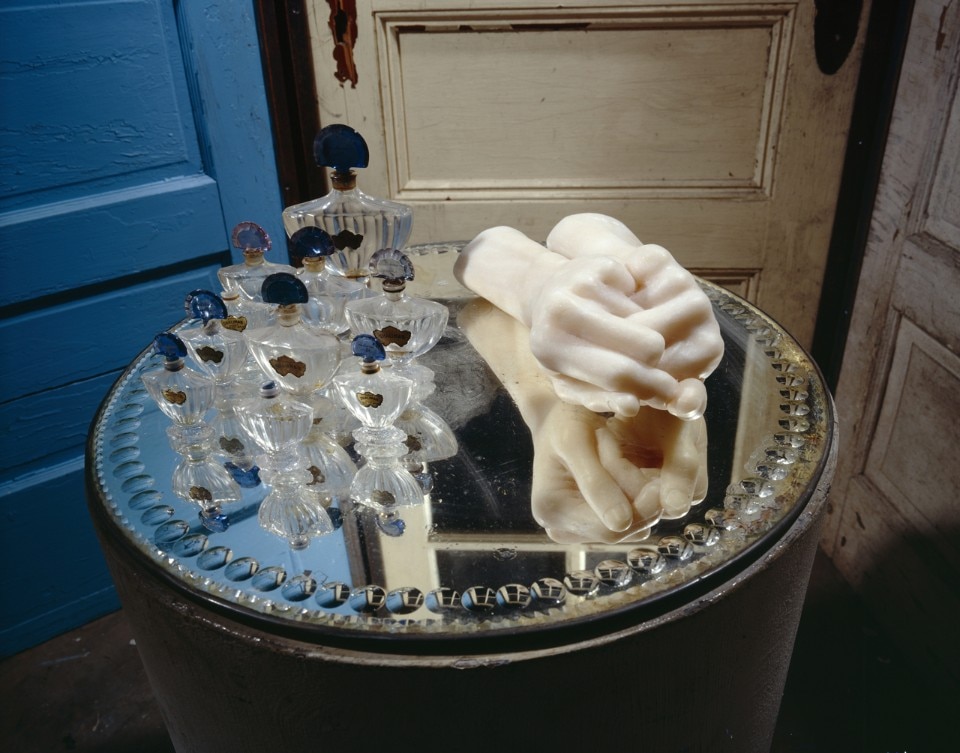 Louise Bourgeois, <i>Cell II</i>, 1991 (detail) Painted wood, marble, steel, glass and mirror 210.8 x 152.4 x 152.4 cm.  Collection Carnegie Museum of Art, Pittsburgh. Photo: Peter Bellamy, © The Easton Foundation / VG Bild-Kunst, Bonn 2014