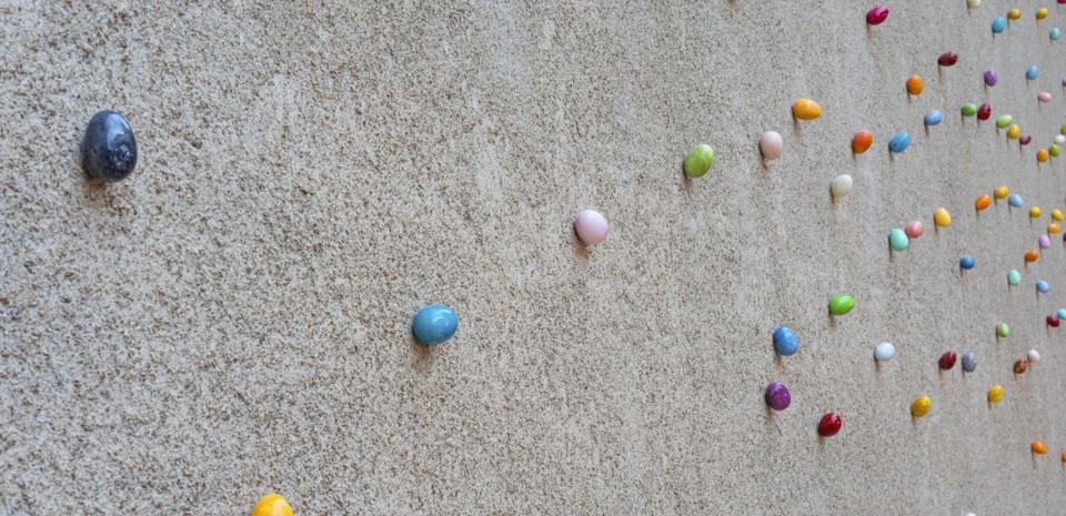   Pascale Marthine Tayou, <i>Pascale's eggs</i>, 2014.  Alabaster eggs  . Photo: Ela Bialkowska, Okno Studio.  Courtesy Galleria Continua, San Gimignano / Beijing / Les Moulins