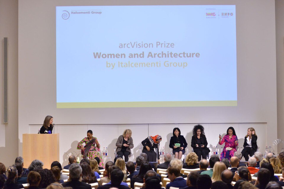 Angela Deuber, Edificio Polifunzionale a Buochs. Photo © ADA Seefeld Eingang