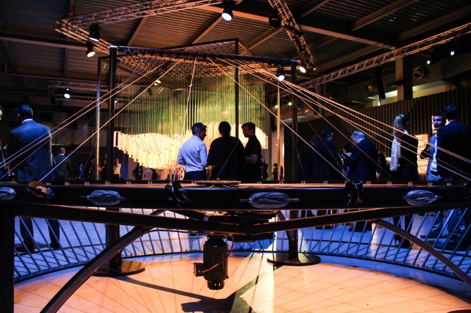 Hyundai Advanced Design Center in collaborazione con Reuben Margolin, Sculpture in motion 2.0 - Helio Curve. Superstudio Più, Milano. Photo Francesco Ricchiuti