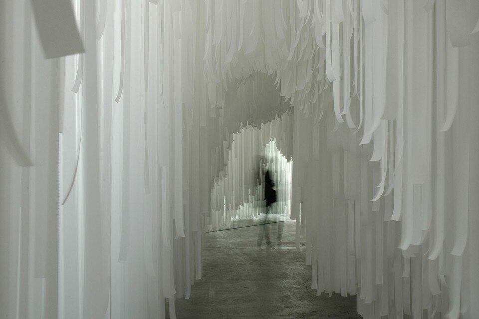 Snarkitecture, vista dell'allestimento per Cos, Spazio delle Erbe