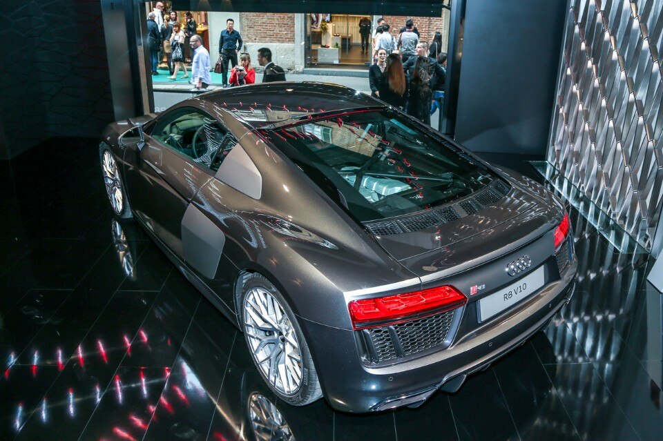 Moritz Waldemeyer, light installation for R8, presented during Milan Design Week, Audi City lab