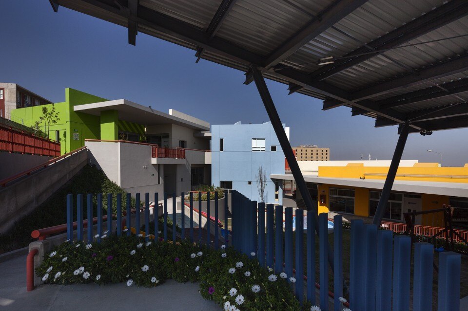 Cadena Arquitectos, Terranova Kindergarten Schhol, San Luis Potosí, Mexico. Photo Hector Velasco Facio