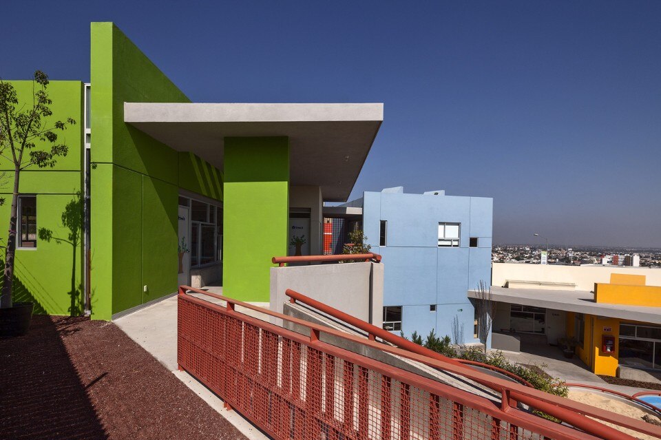 Cadena Arquitectos, Terranova Kindergarten Schhol, San Luis Potosí, Mexico. Photo Hector Velasco Facio