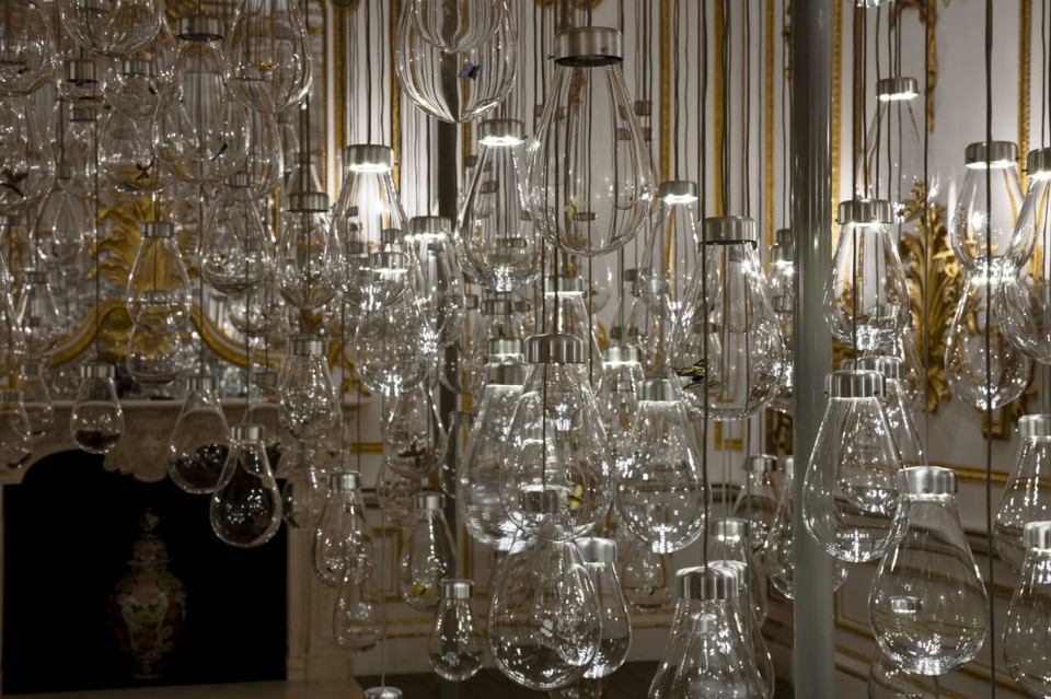 mischer’traxler, Curiosity Cloud. View of the installation at the Victoria and Albert Museum, London. Photo Ed Reeve