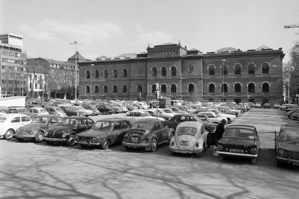 Parkeringsplass Tullinløkka 1974 Parkeringsplass Tullinløkka 1974