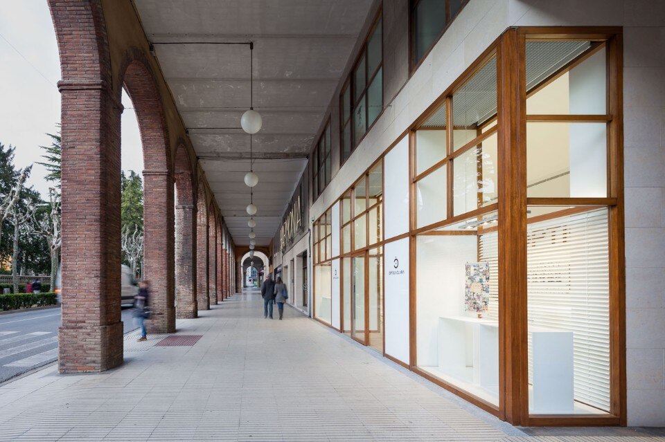 Arnau Estudi, Optica Clarà, Olot, 2016