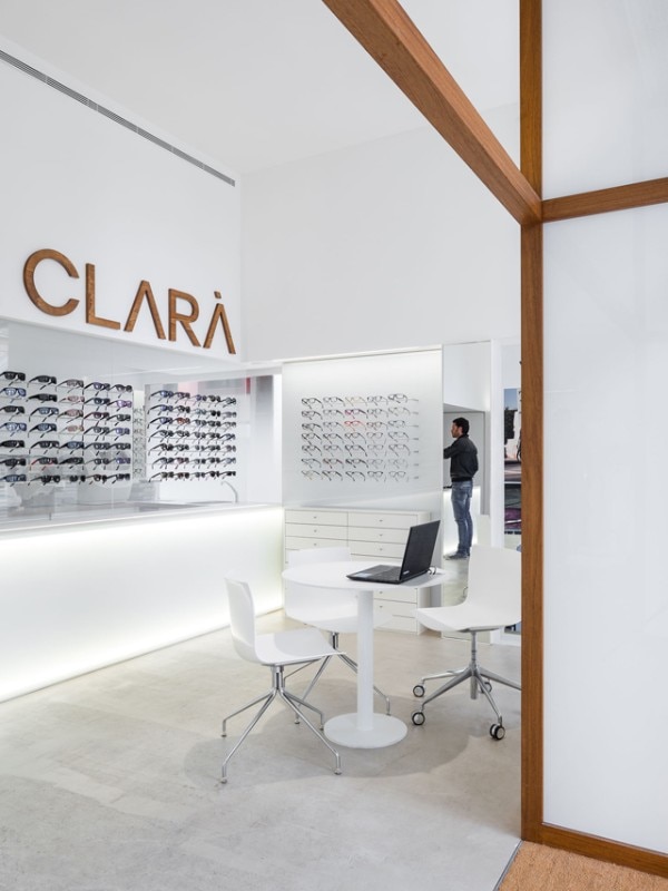 Arnau Estudi, Optica Clarà, Olot, 2016