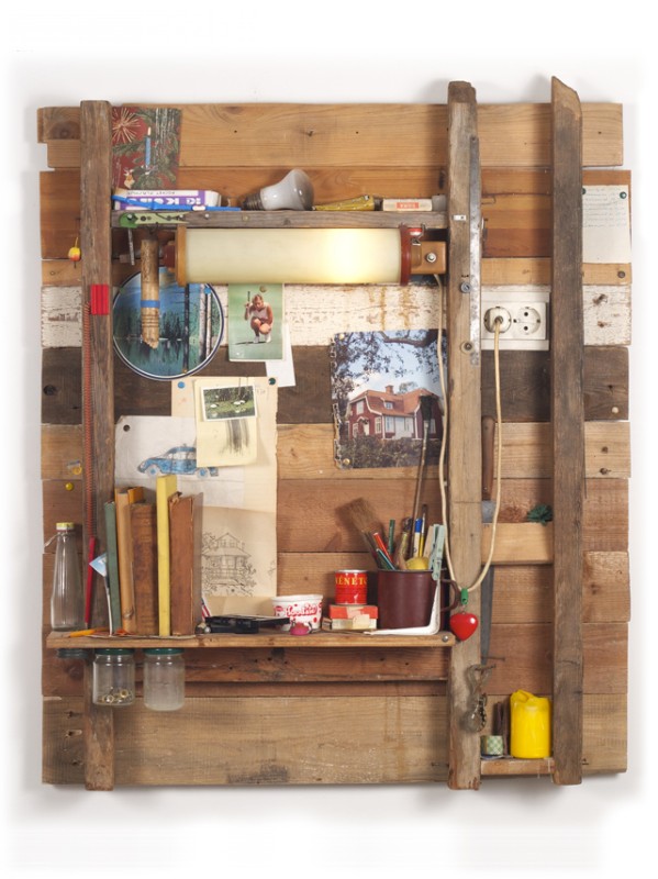 Ethan Hayes-Chute, From the series, Structural Slabs, 2015 – ongoing, Wood, found objects, electricity,  32 x 39 x 6 in. Courtesy the artist. Photo: John McCusker