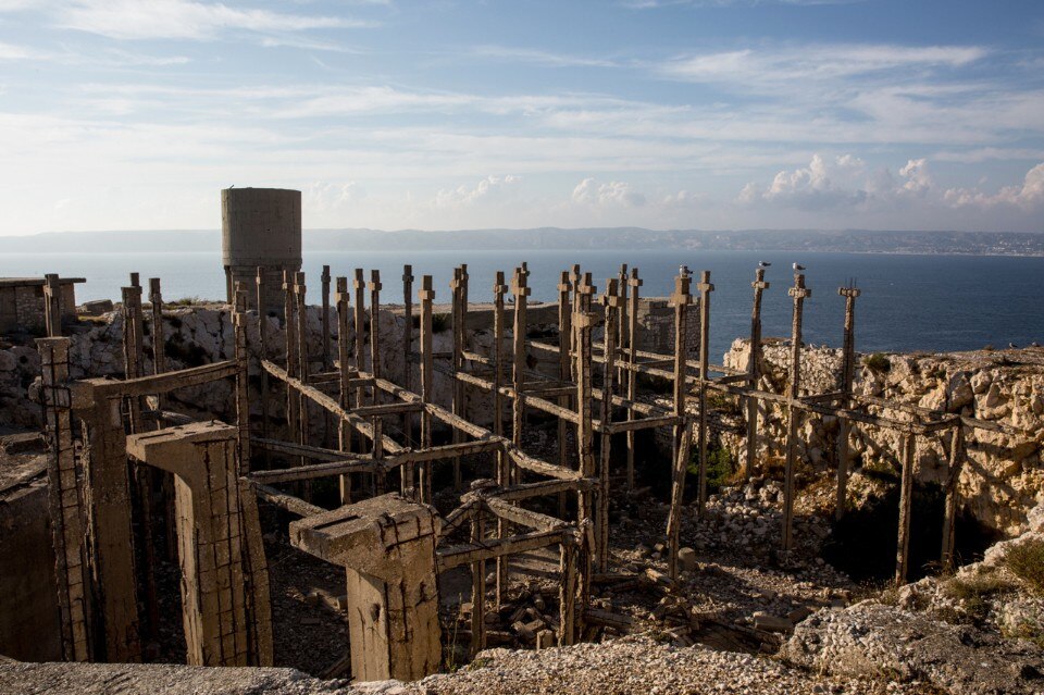 False cemetery in Ratonneau, Iles du Frioul