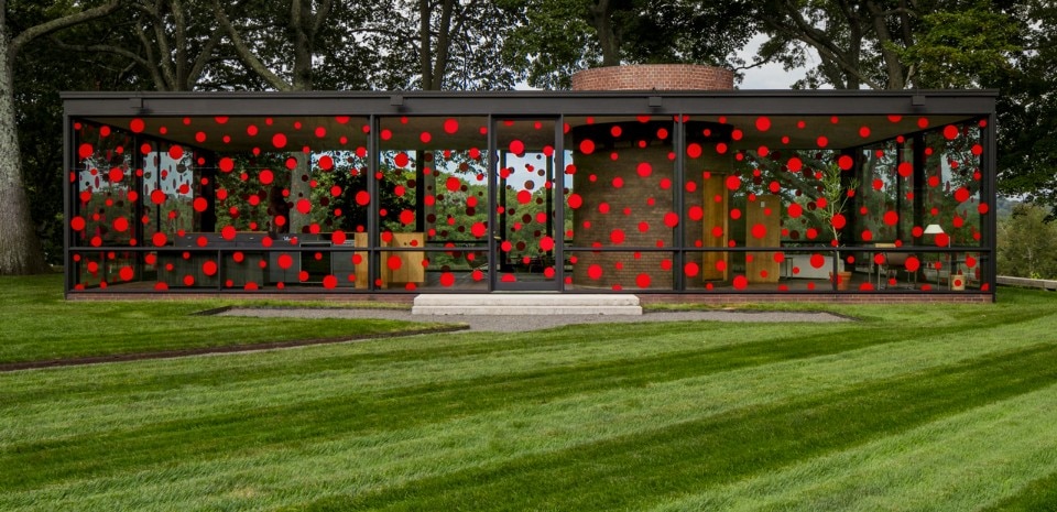 Yayoi Kusama, Dots Obsession-Alive, Seeking for Eternal Hope, installation view at Glass House, 2016