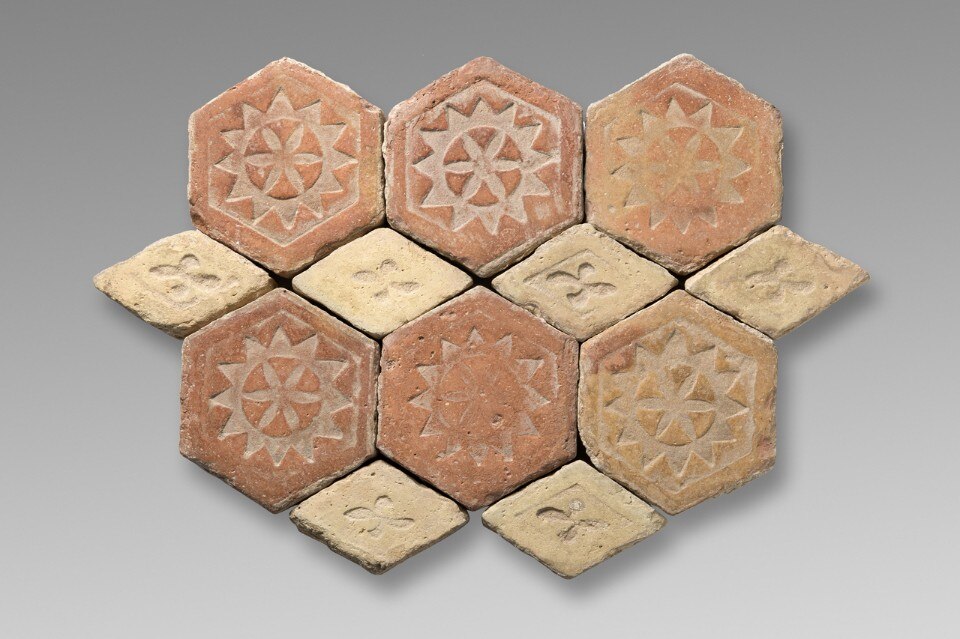 Flooring, Paterna, Valencia, 14th century Museu del Disseny de Barcelona Photo Guillem Fernández-Huerta