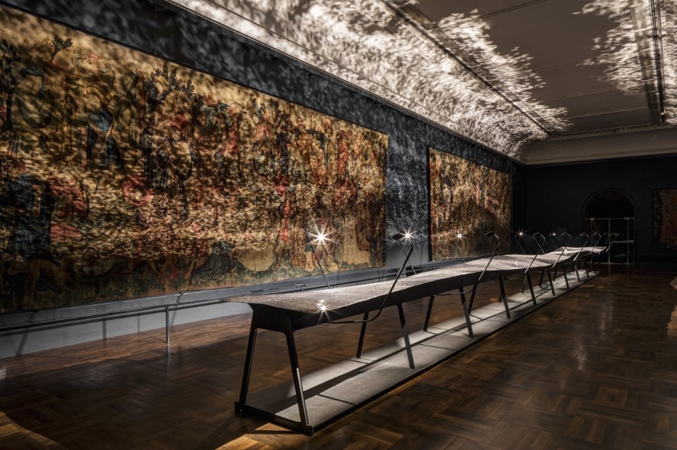 Benjamin Hubert, Foil installation, in collaboration with Braun, V&A, 2016
