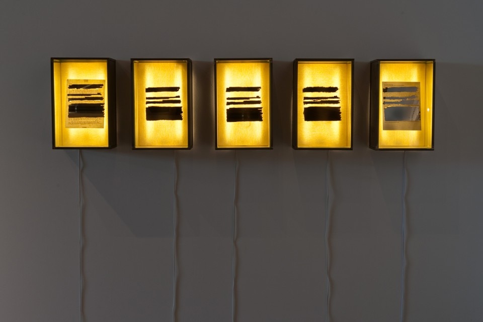 Edgar Arceneaux  A Pattern, A Figure, A Reflection I-V, 2014 Steel, glass mirror, c-print, canvas, fluorescent light fixtures Courtesy of the artist and Susanne Vielmetter Los Angeles Projects Photo: Robert Wedemeyer 