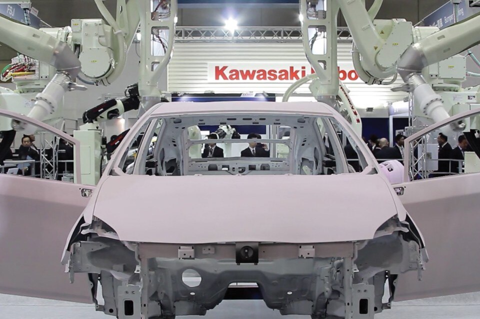 Wyatt Niehaus (b. 1989), still from Body Assembly – White Exteriors, 2014. Video, color, silent; 2:52 min. Collection of the artist