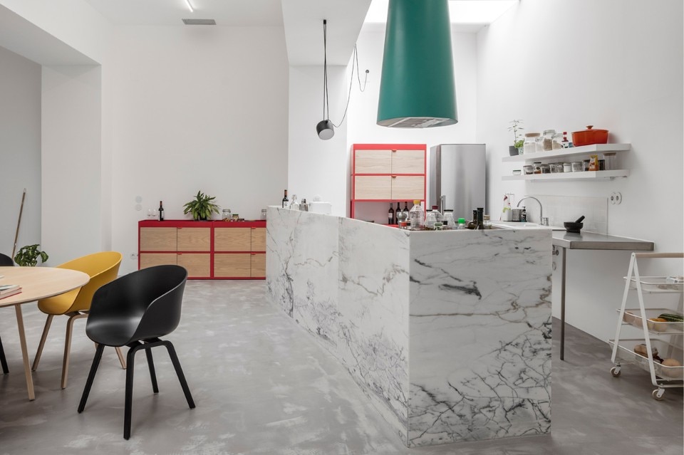 Fala Atelier, Garage house, Lisbona 2016, vista della cucina