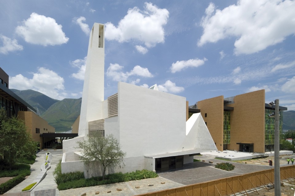 Moneo Brock, Pueblo Serena Church, Monterrey, 2016