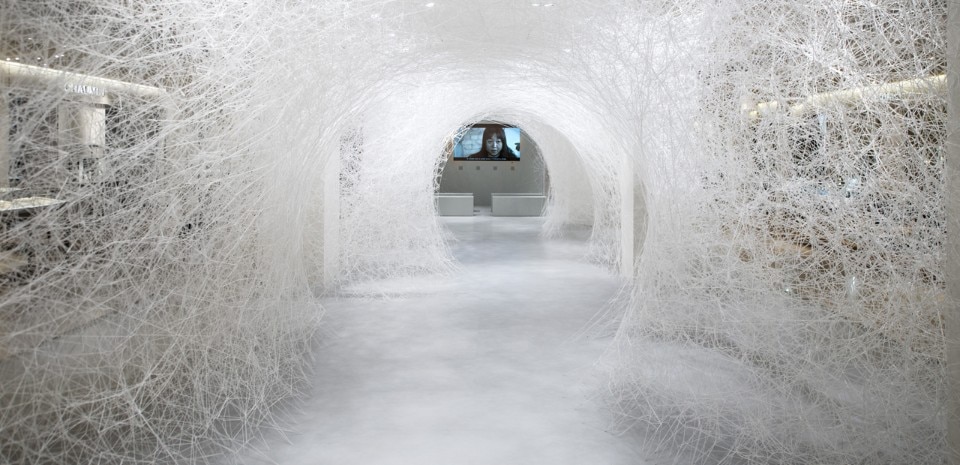 Chiharu Shiota, “Where are we going?”, Le Bon Marché Rive Gauche, Paris 2017