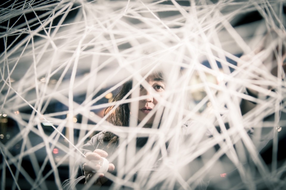 Chiharu Shiota au Bon Marché - MilK Decoration