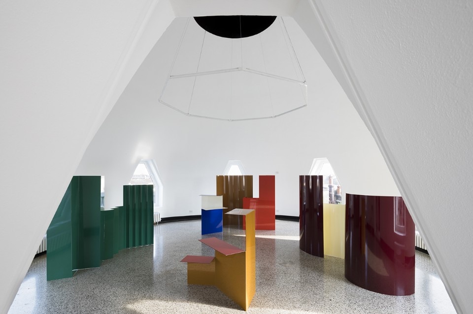Muller Van Severen, Fireworks, installation view, Studio Binocle, Milan, 2017 Muller Van Severen, Fireworks, installation view, Studio Binocle, Milan, 2017