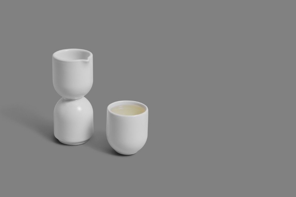 Marc Thorpe, Tanizaki Sake Set in 3D printed porcelain for OTHR, 2017