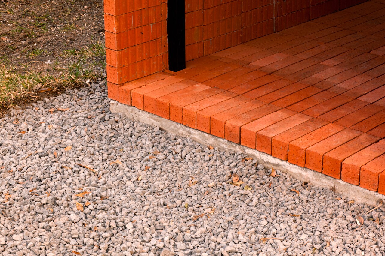 1200 bricks chapel - Domus