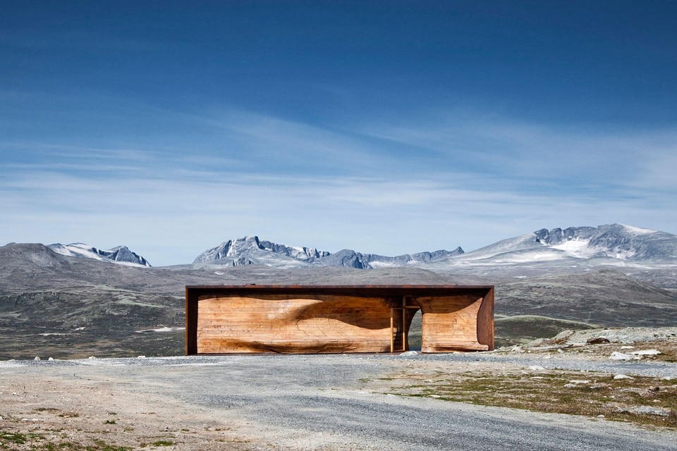 Img.3 Tverrfjellhytta, Norwegian Wild Reindeer Pavilion by  Snøhetta (2009-2011), Hjerkinn, Dovre, Norway. Photo © Ketil Jacobsen