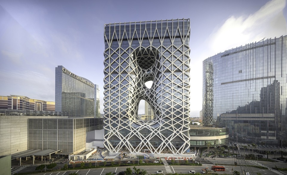 Zaha Hadid Architects, Morpheus, Macao, Cina, 2018. Foto Ivan Dupont