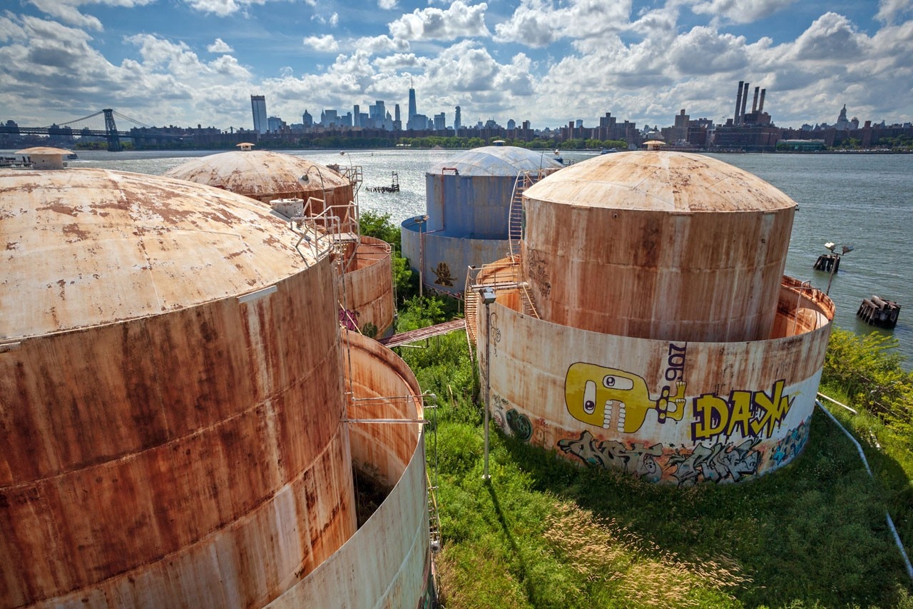 Demolition of industrial tanks in Brooklyn raises protests Domus