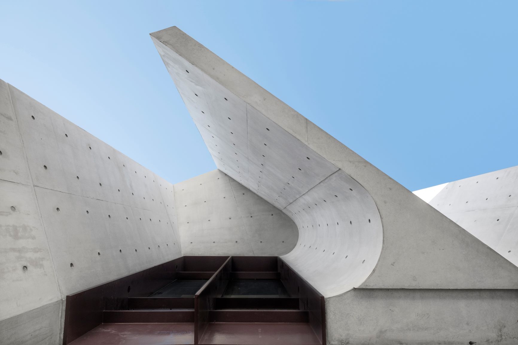 “Concrete: art design architecture” opens at the Australian Design