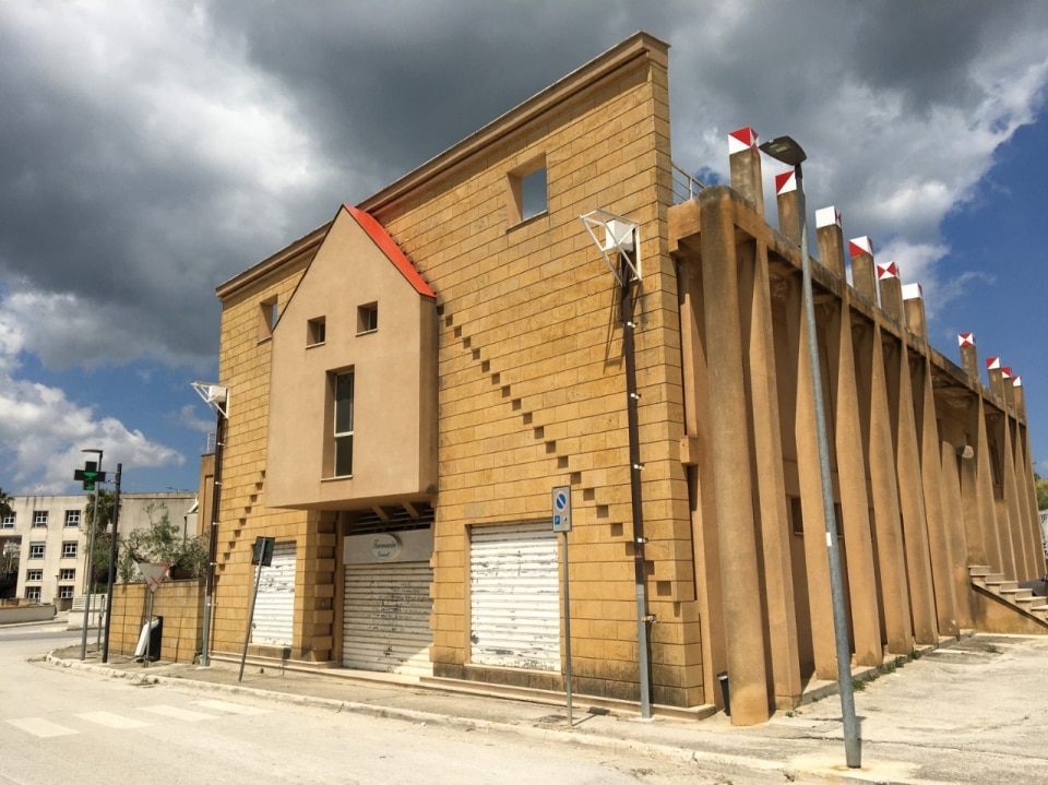 Franco Purini e Laura Thermes, Casa del Farmacista