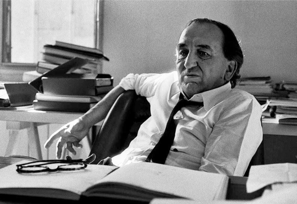 1983 Marco Zanuso in his office